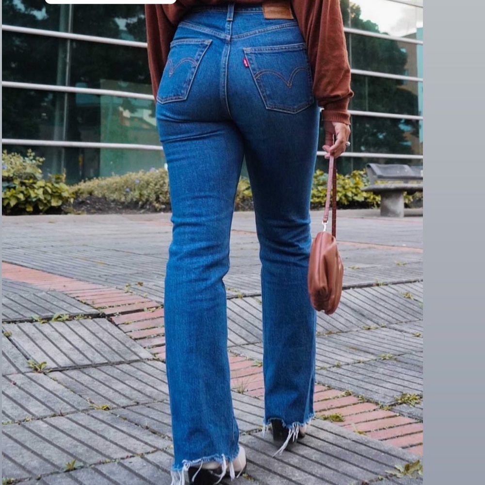 Levi’s RIBCAGE BOOTCUT Jean - Picture 5 of 15